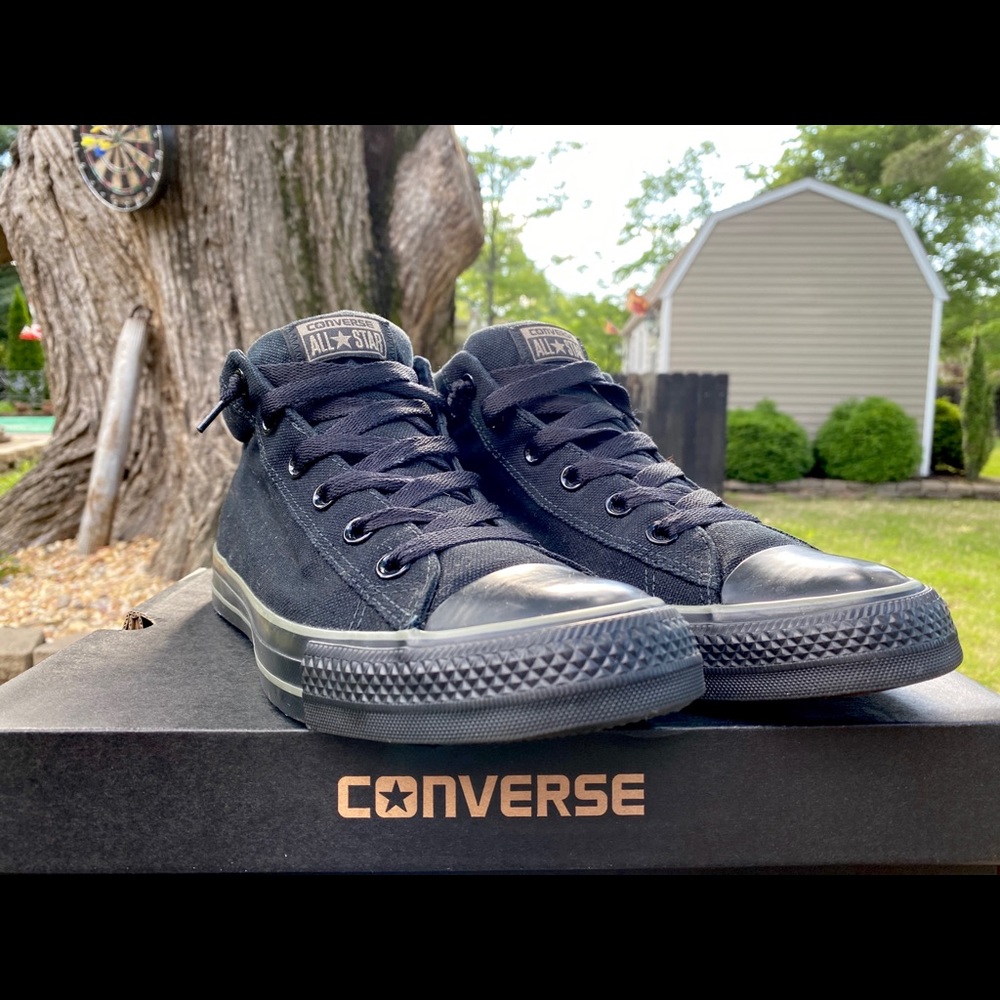 Converse Chuck Taylor Street Mid Black
